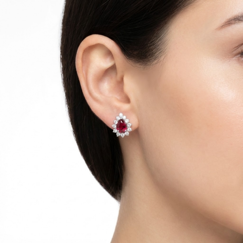 2,16 Karat Pırlanta Anturajlı Damla Kesim Yakut Küpe - Set 3