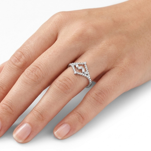 0,13 Karat Pırlanta Zikzak Baget Yüzük